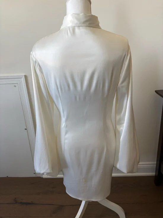 AKIRA Satin White Long Sleeve Mini Shirt Dress - Picture 9 of 9